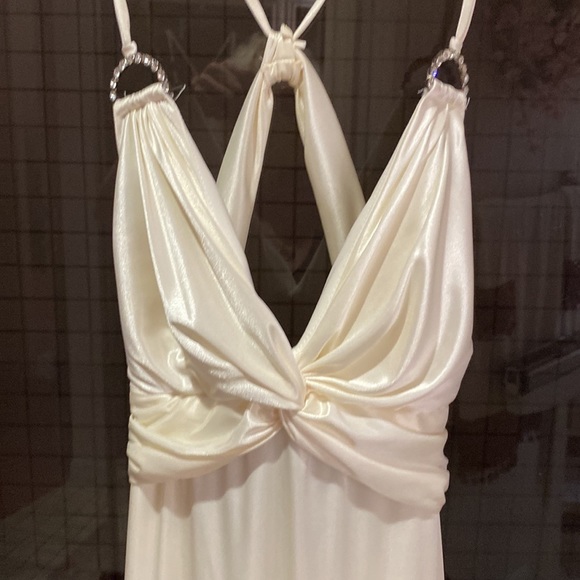 Beautiful off white evening gown, New with tags size 7/8 - Picture 3 of 16